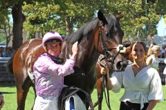 Cowardofthecounty und Jockey Ryan Moore. www.galoppfoto.de - Sandra Scherning