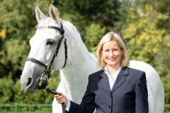 Heike Bischoff-Lafrentz mit dem im Mai 2010 verstorbenen Sternkönig. www.german-racing.com/Sorge