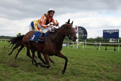 Danedream mit Andrasch Starke triumphiert im  Grossen Preis von Baden. www.galoppfoto.de - Sabine Brose