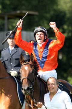 Danedream siegt in Hoppegarten mit Andrasch Starke im Sattel im 121. Großen Preis von Berlin, Gr. I. Foto www.hoppegarten.com