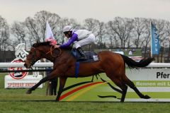 Drummer gewinnt mit Andrasch Starke für den Stall Nizza in seinem ersten Dreijährigen-Rennen. Foto: Dr. Jens Fuchs