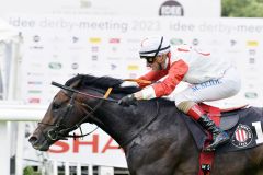 Nach dem Listensieg auch der Treffer in einem BBAG-Auktionsrennen: Muhalif gewinnt unter Martin Seidl. www.galoppfoto.de - JJ Clark