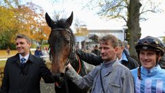 Trainer Markus Klug und Jockey Martin Seidl nach der gelungenen Premiere in Weidenpesch mit Northsea Star. Foto: Dr. Jens Fuchs