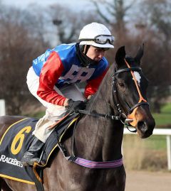 Orihime am 29.12.2019 in Dortmund, im Sattel der frischgekürte Jockeychampion 2019, Bauyrzhan Murzabayev - Foto: Dr- Jens Fuchs