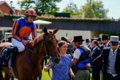 Nach dem Sieg in den Ribblesdale Stakes: Port Fairy unter Ryan Moore. Foto: Racenews/Megan Coggin