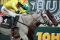 Das knappe Finish im Grand National Neptune Collonges vor. Foto John James Clark